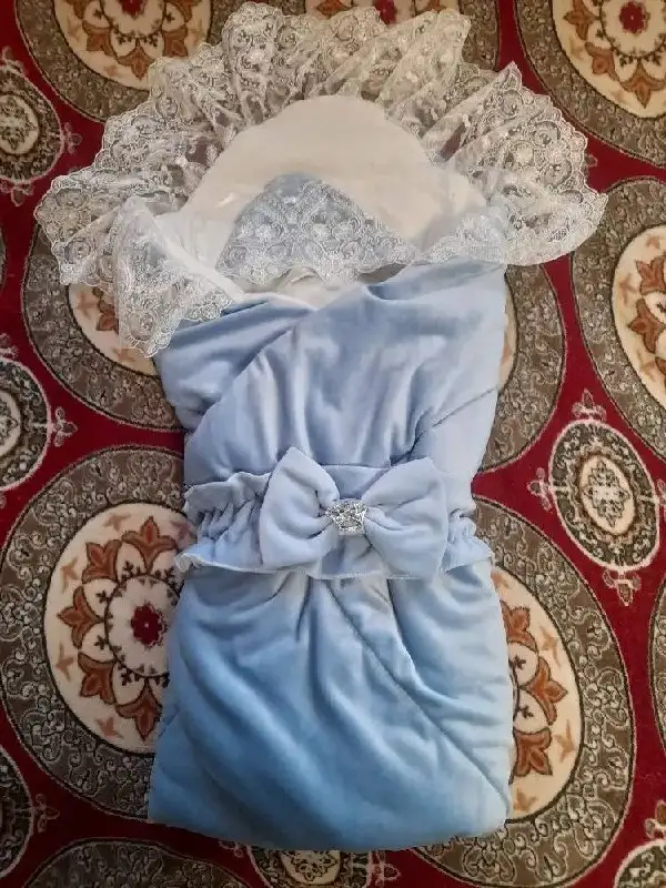 Комплект для новорожденного: конверт на флисе и костюмчик - Одежда для новорожденных (Товары для детей) в Владивосток