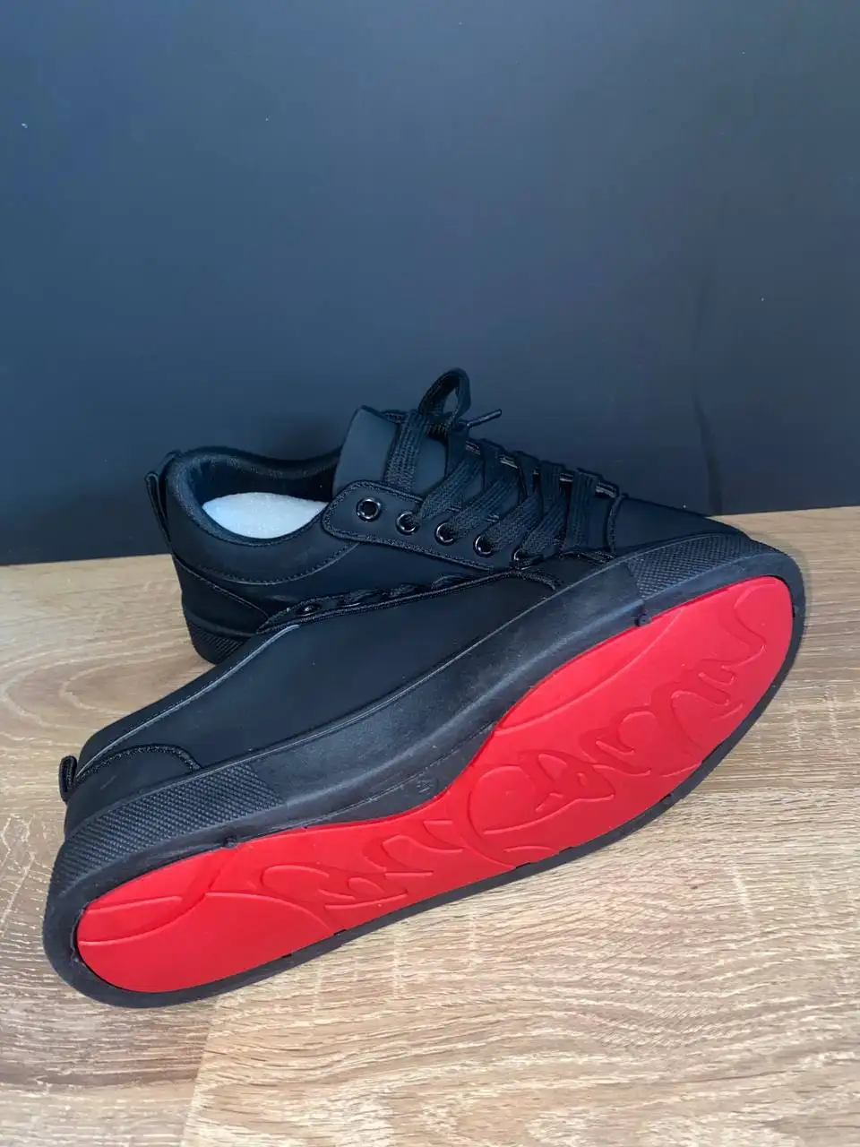 Продам 5 пар кед Christian Louboutin - Обувь (Одежда) в Владивосток