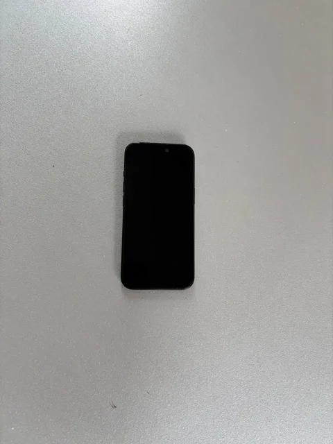 iPhone 15, 128 ГБ, 85% батареи - Сим-карты в Владивосток