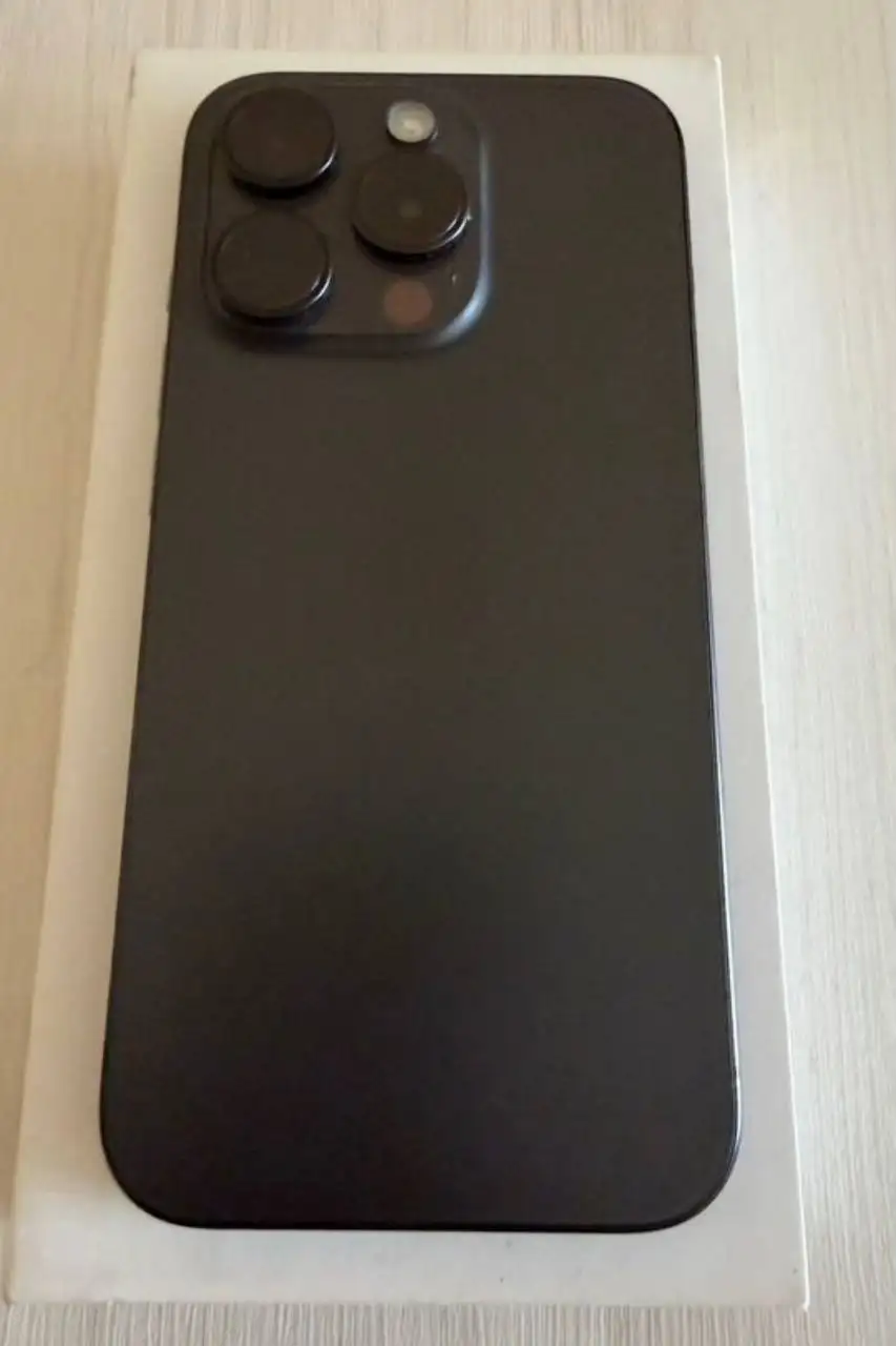 Продам IPhone 15 Pro 128GB - Смартфоны (Электроника) в Владивосток