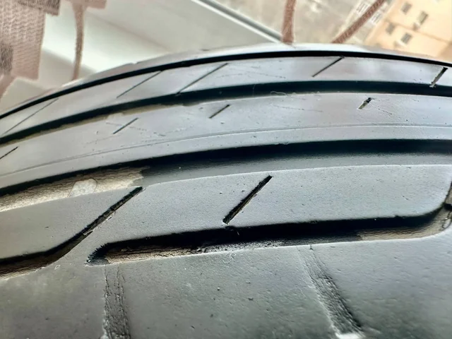 Летние шины Bridgestone 215/60/16 - Электрооборудование в Владивосток