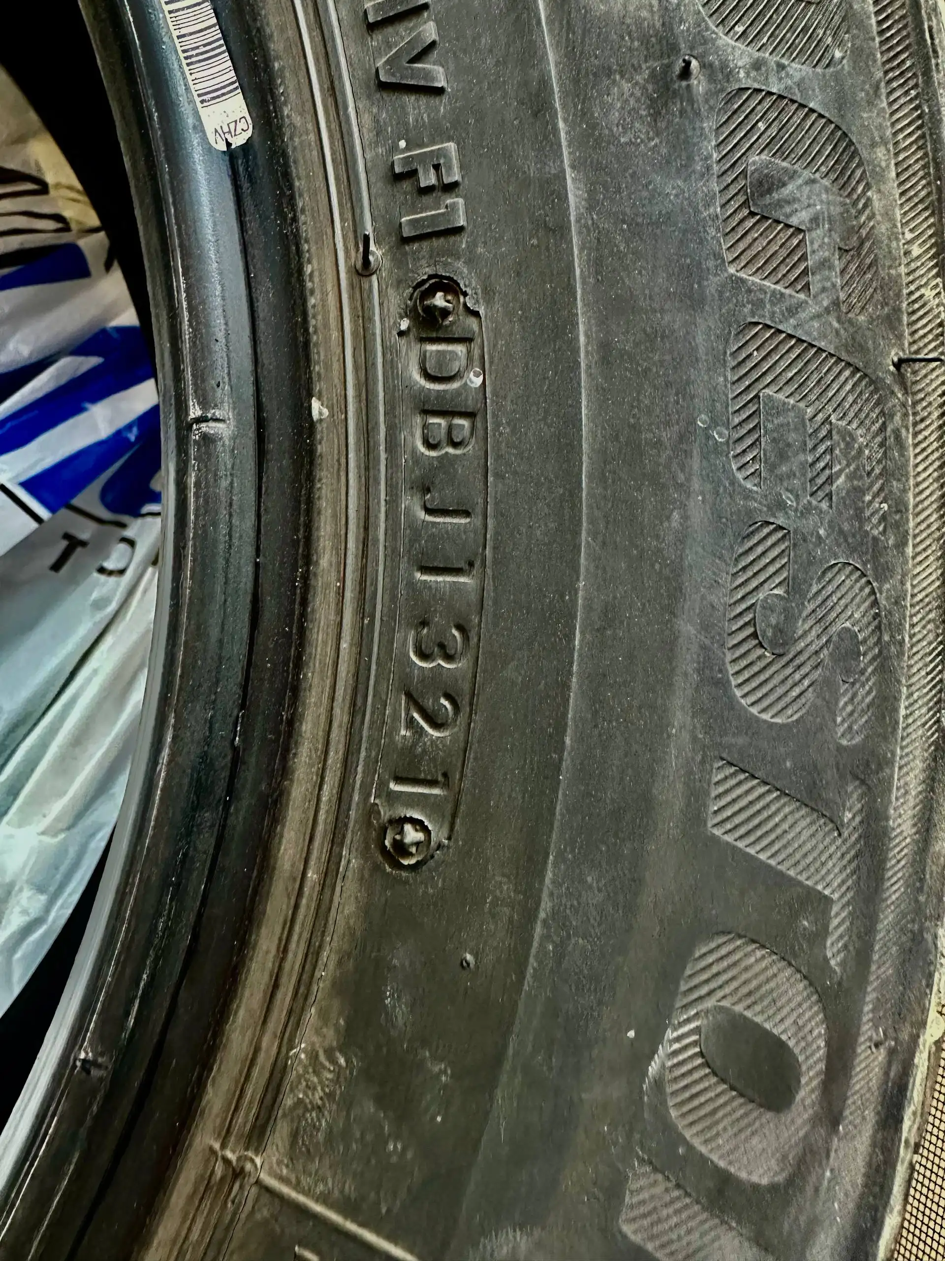 Летние шины Bridgestone 215/60/16 - Шины (Авто) в Владивосток