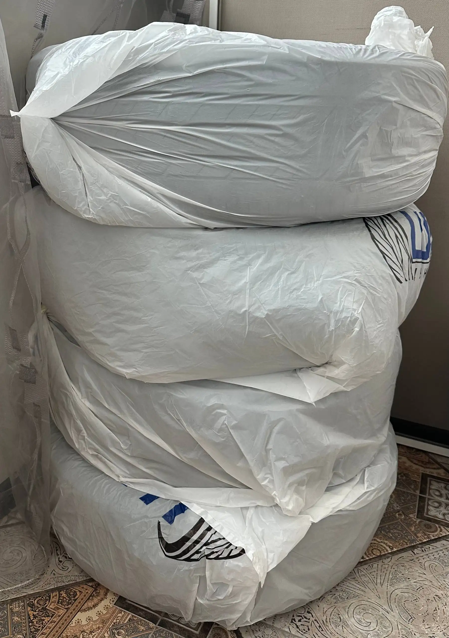Летние шины Bridgestone 215/60/16 - Шины (Авто) в Владивосток