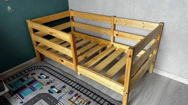 Продам детскую кровать 140*70 с матрасом - Товары для детей в Владивосток