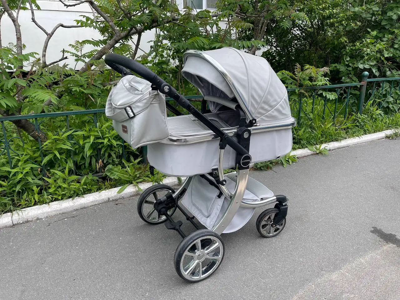 Luxmom коляска 2в1 светло-серый - Коляски (Товары для детей) в Владивосток