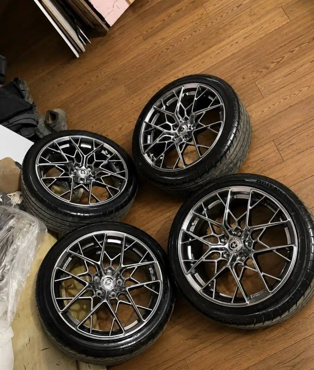 Диски HRE R18 с летней резиной Ovation - Колеса и шины (Авто) в Владивосток