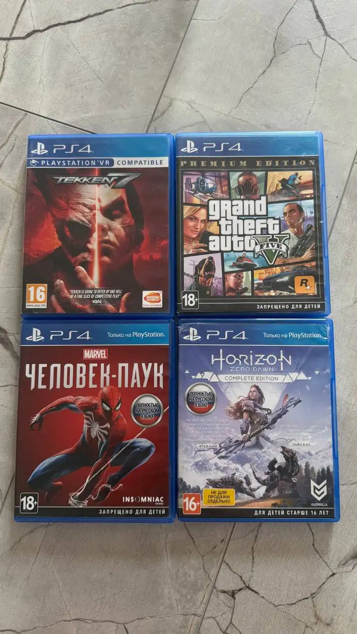 Sony PlayStation 4 500GB с 2 джойстиками и 4 играми - Игровые приставки (Электроника) в Владивосток