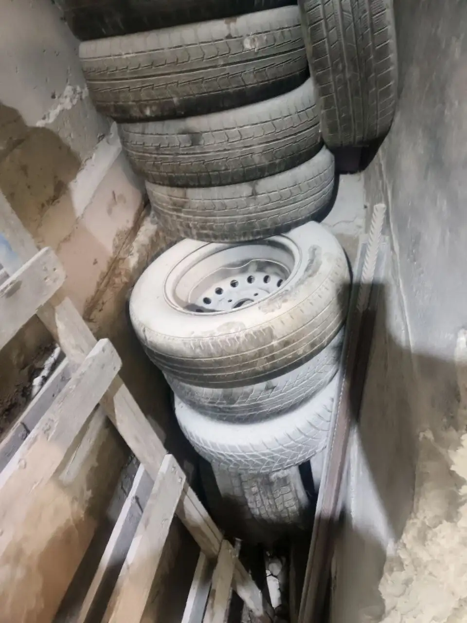 Продам штамповки 4x100 и 4x114 с резиной - Шины и диски (Авто) в Владивосток