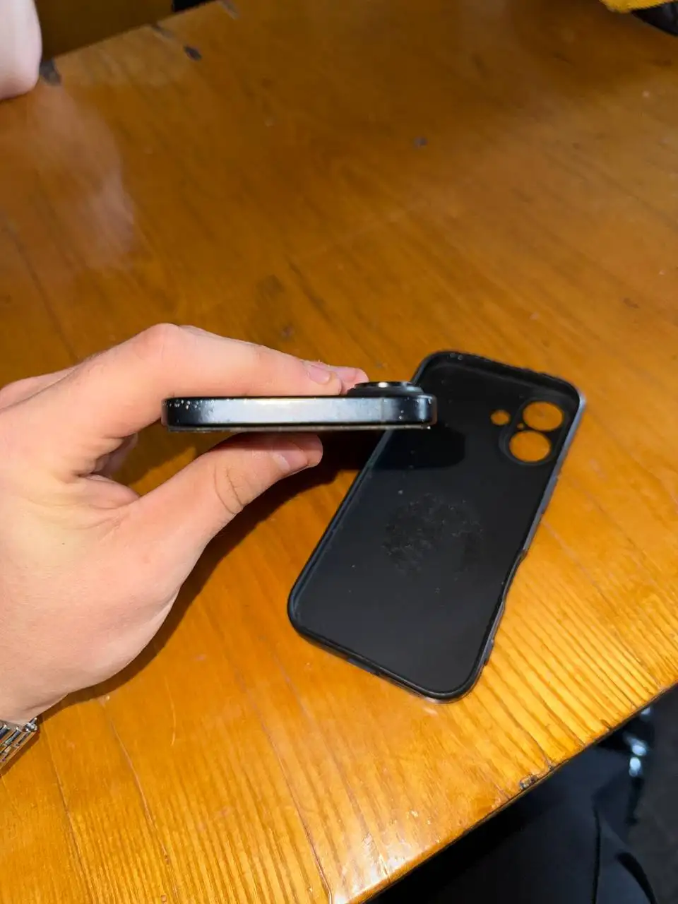 iPhone 16 128gb (царапины, без комплекта) - Мобильные телефоны (Электроника) в Владивосток
