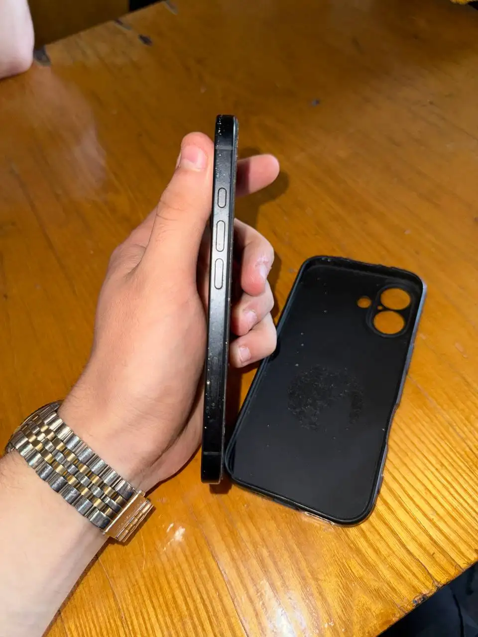 iPhone 16 128gb (царапины, без комплекта) - Мобильные телефоны (Электроника) в Владивосток
