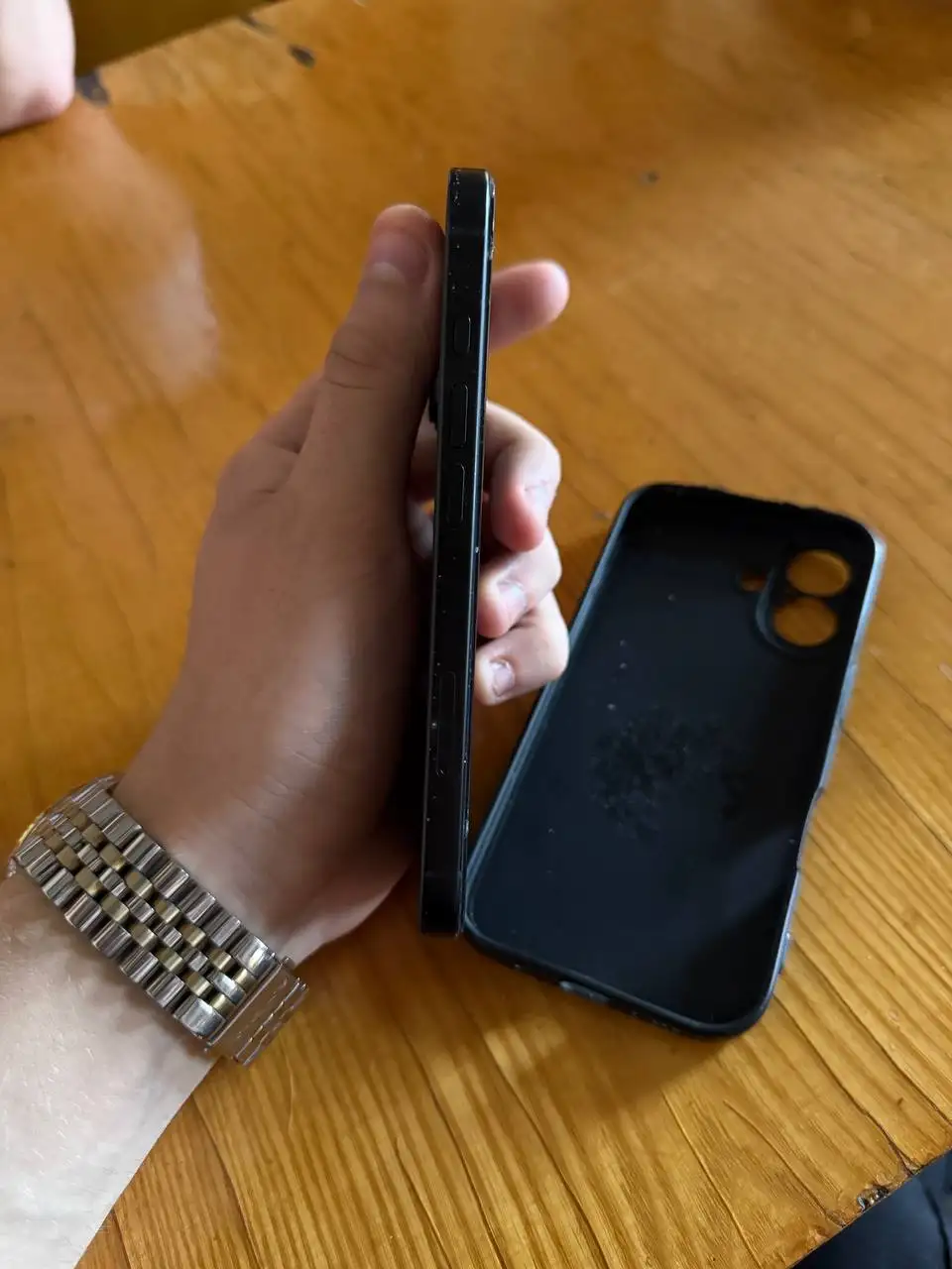 iPhone 16 128gb (царапины, без комплекта) - Мобильные телефоны (Электроника) в Владивосток