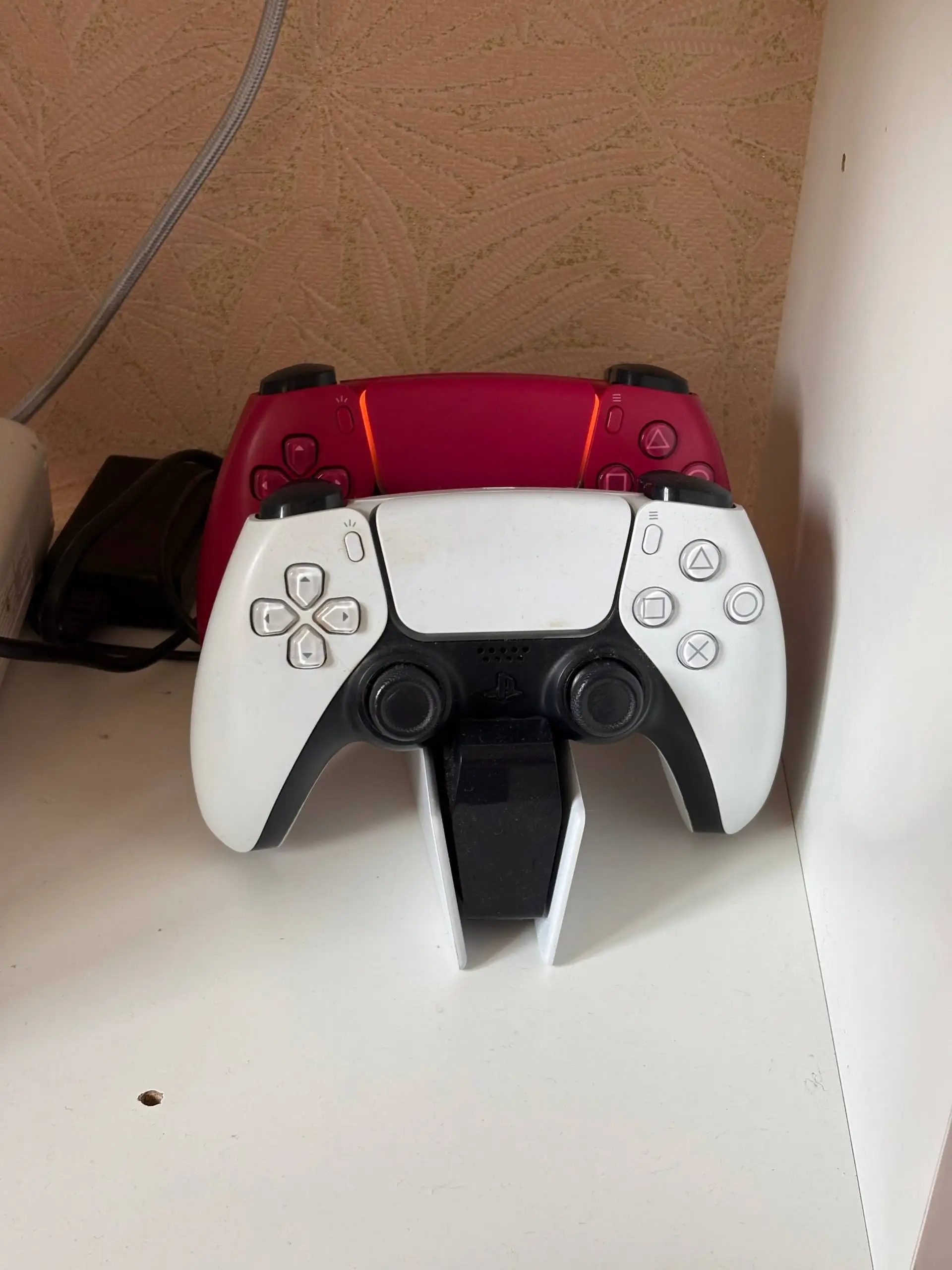 Продам PS5 с дисководом, 2 джойстика и аккаунт с играми - Игровые консоли (Электроника) в Владивосток