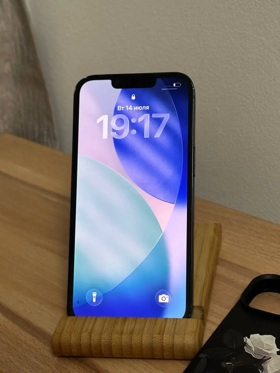 iPhone 13 128GB в удовлетворительном состоянии - Смартфоны и телефоны (Электроника) в Владивосток