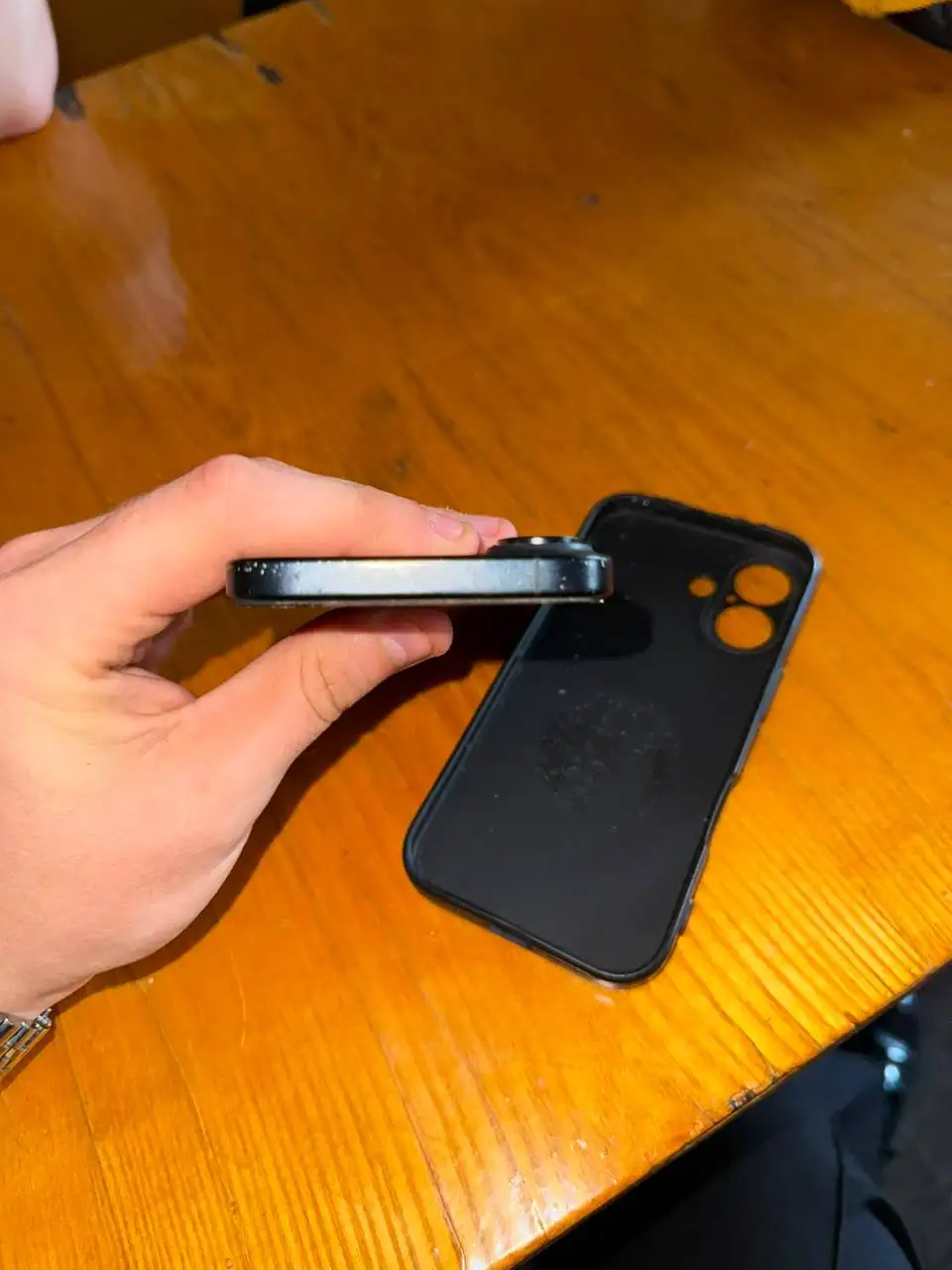 Продам iPhone 16 128 ГБ - Мобильные телефоны (Электроника) в Владивосток