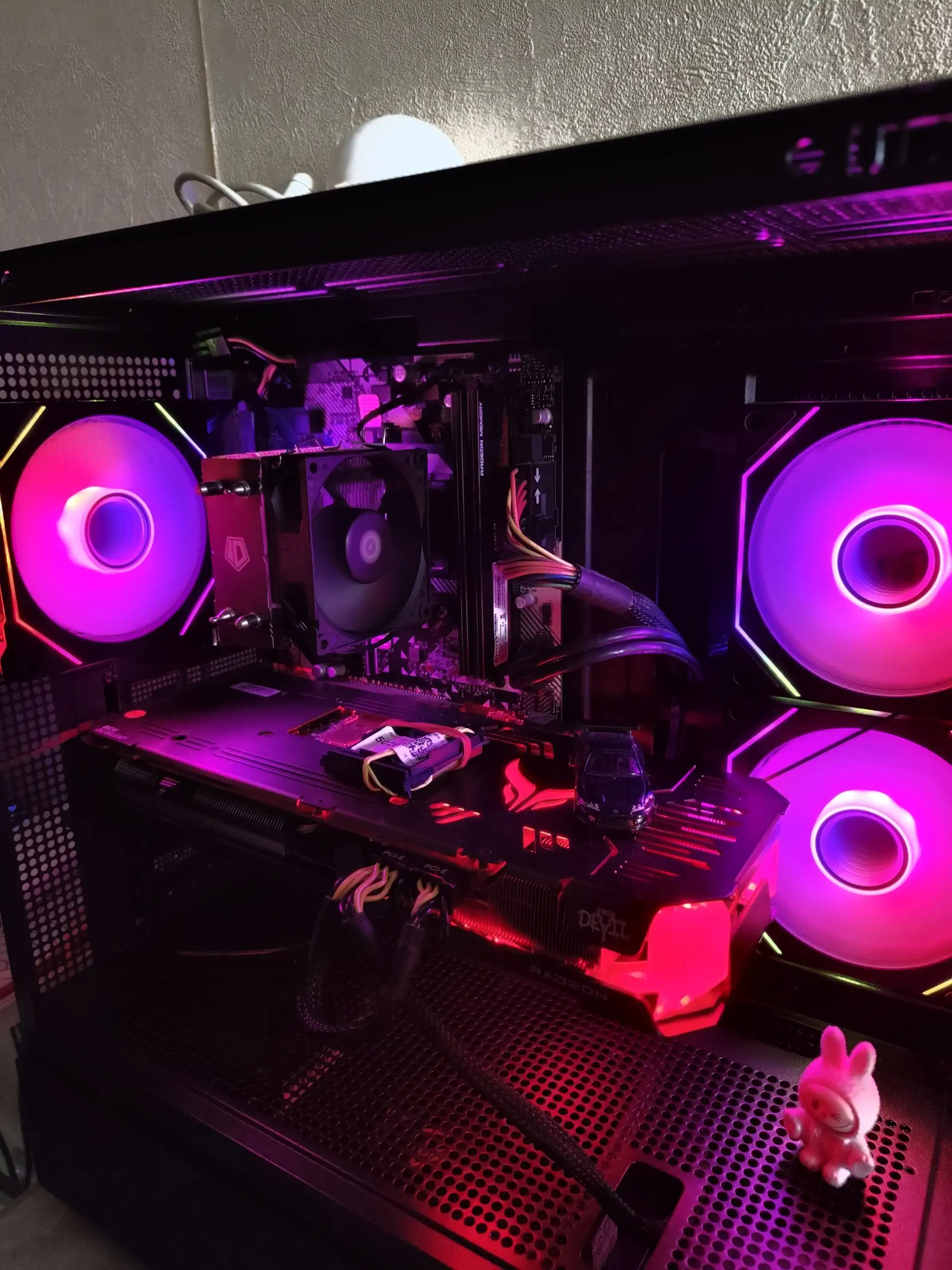 Материнская плата ASRock A320M-DVS с Ryzen 5 2600 и Radeon R9 200 - Компьютеры и комплектующие (Электроника) в Владивосток