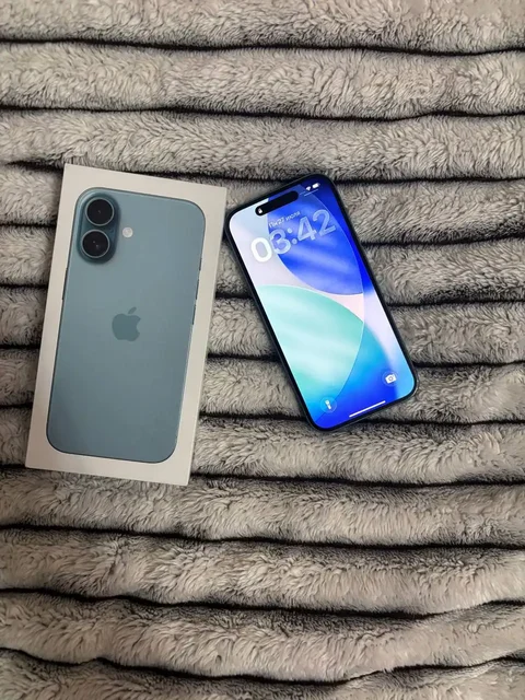 iPhone 16 128 GB в отличном состоянии - Электронные сигареты и аксессуары в Владивосток