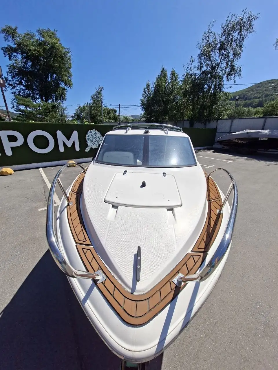Продажа лодки Бриз-18HT с телегой - Водный транспорт (Хобби и отдых) в Владивосток