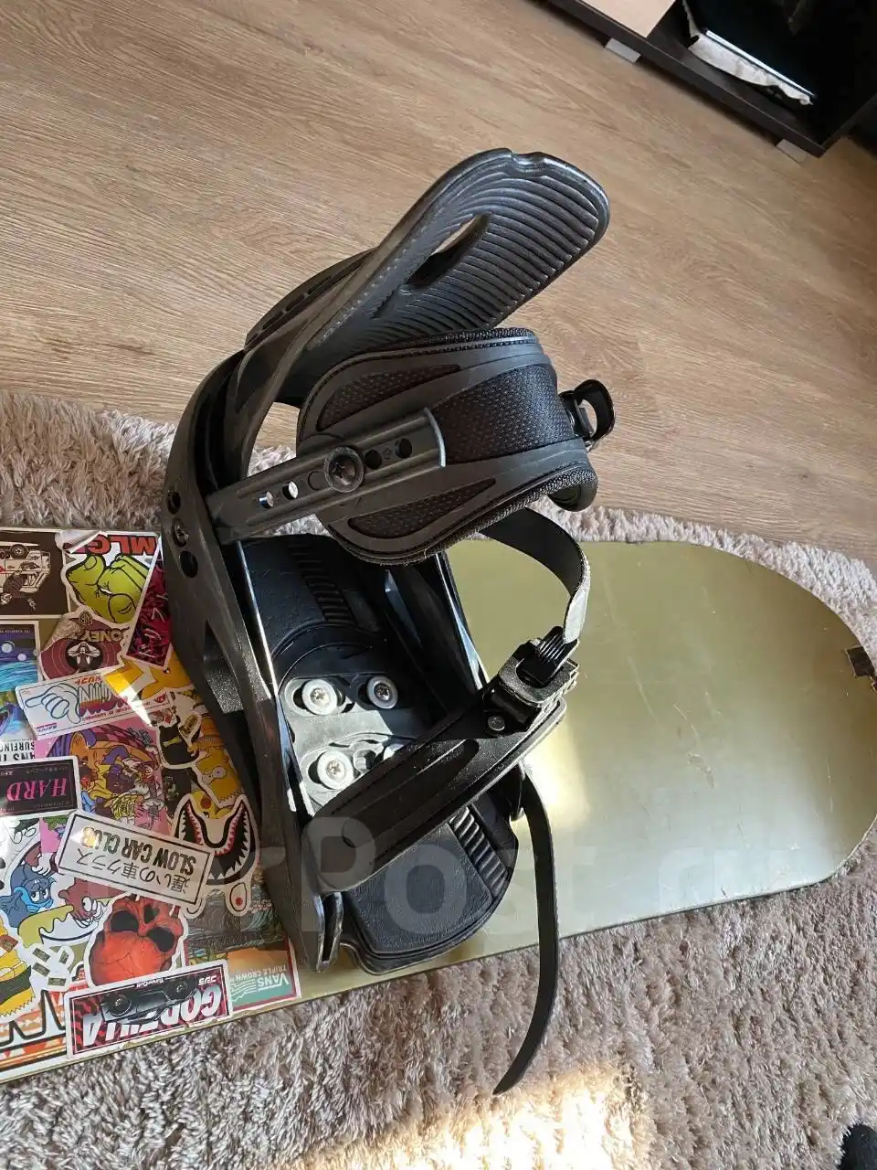 Продам сноуборд, матрас и микроволновую печь