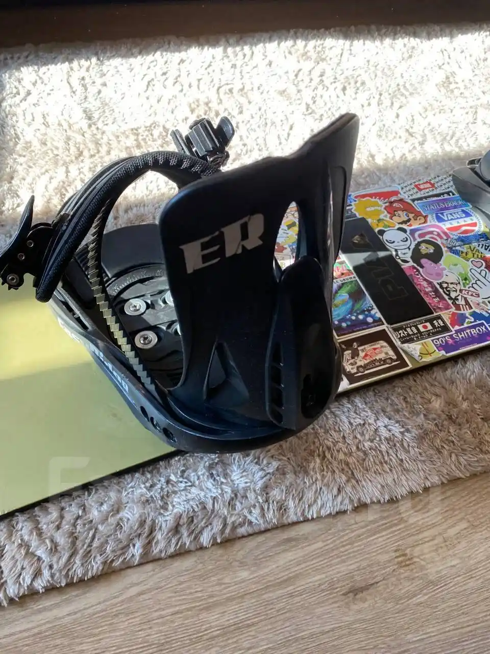 Продам сноуборд, матрас и микроволновую печь