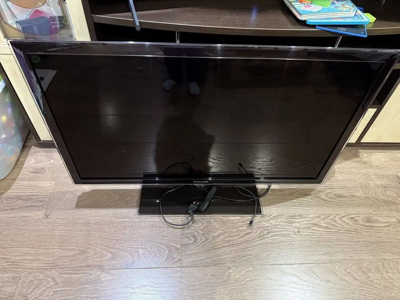 Продам телевизор Samsung 43 дюйма