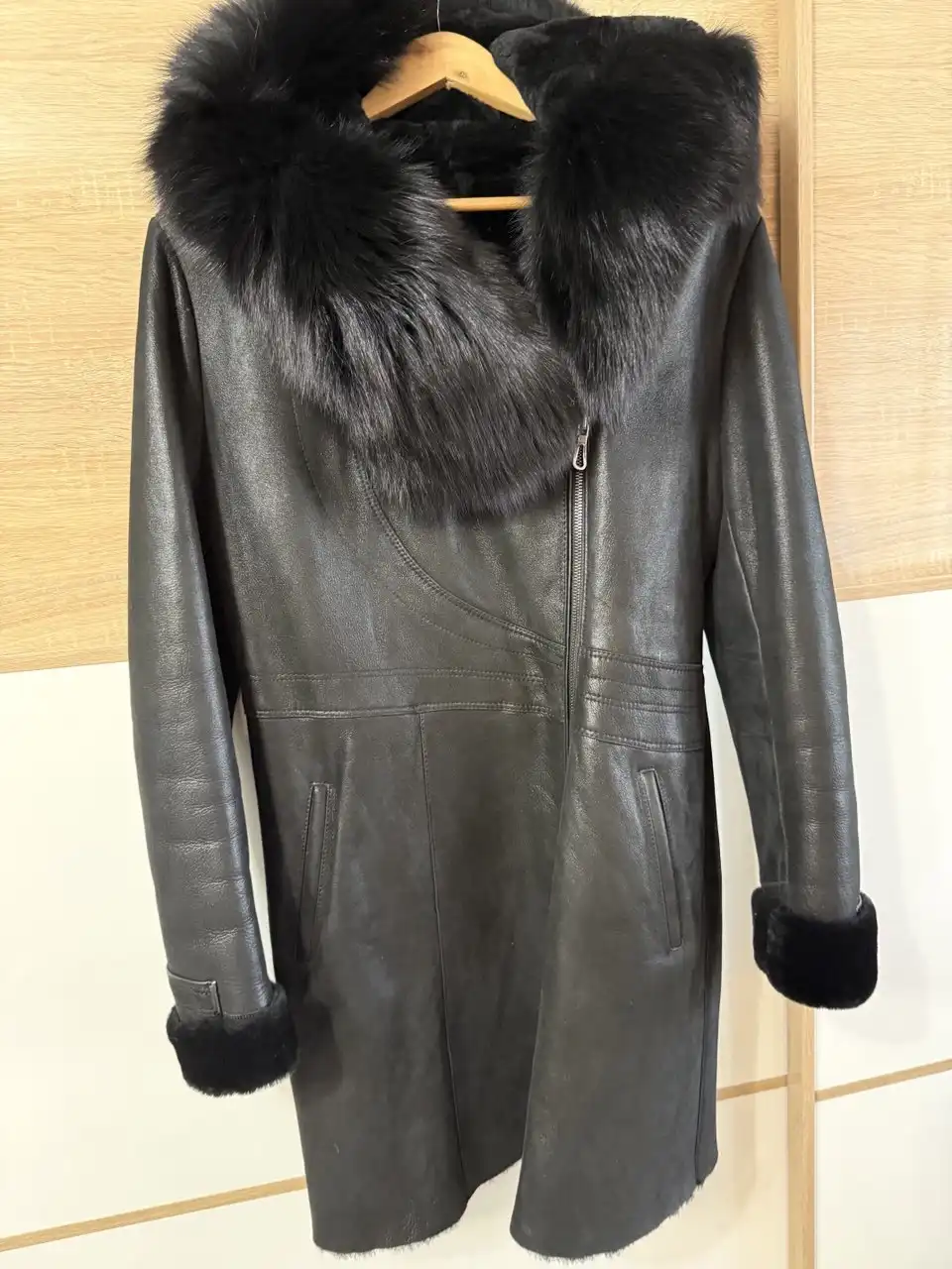 Продам дубленку натуральная кожа мех размер 44-46