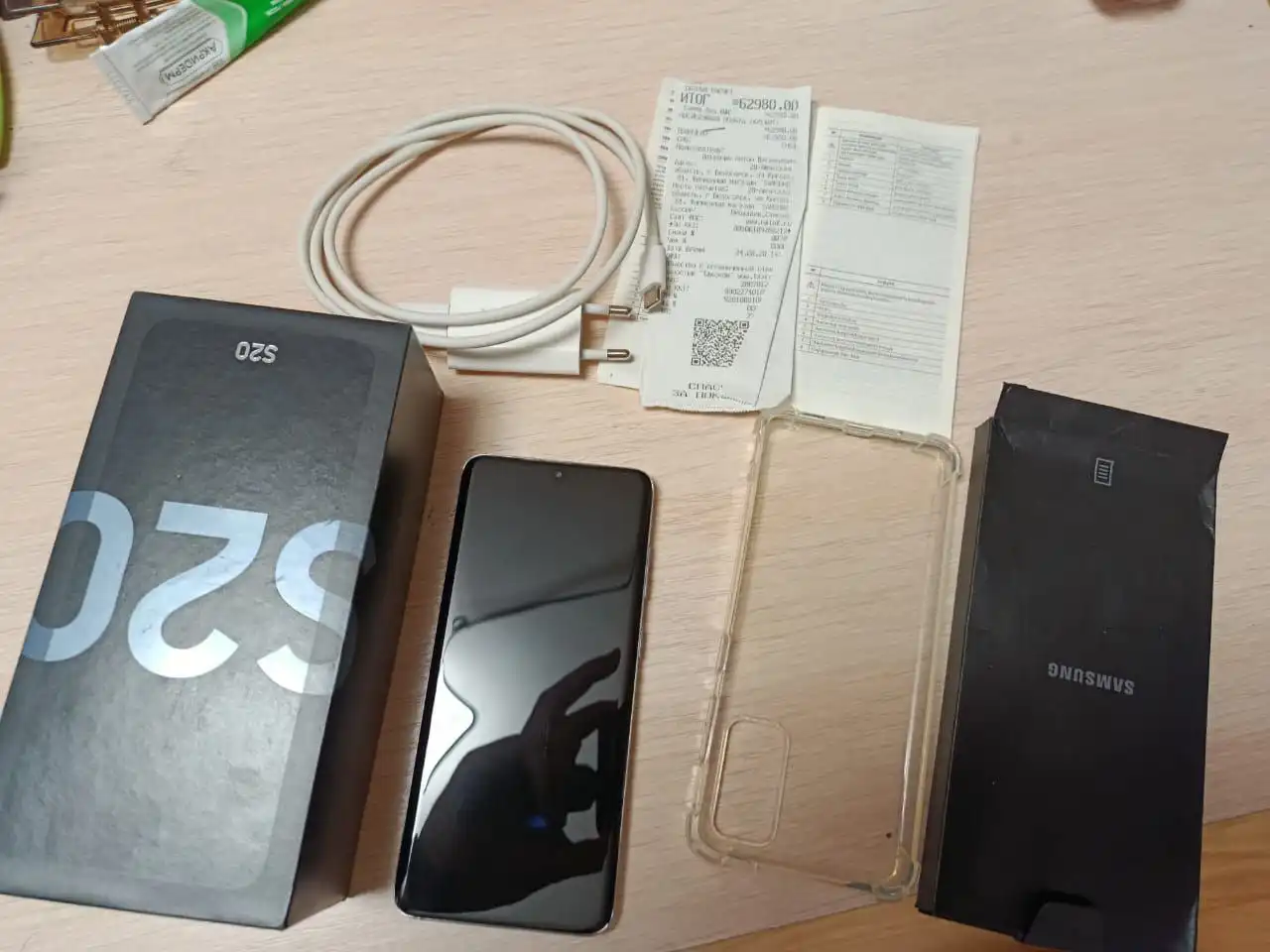 Продается Samsung S20 в отличном состоянии