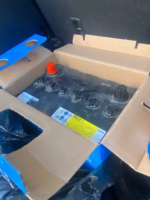 Продажа аккумулятора - Запчасти в Владивосток