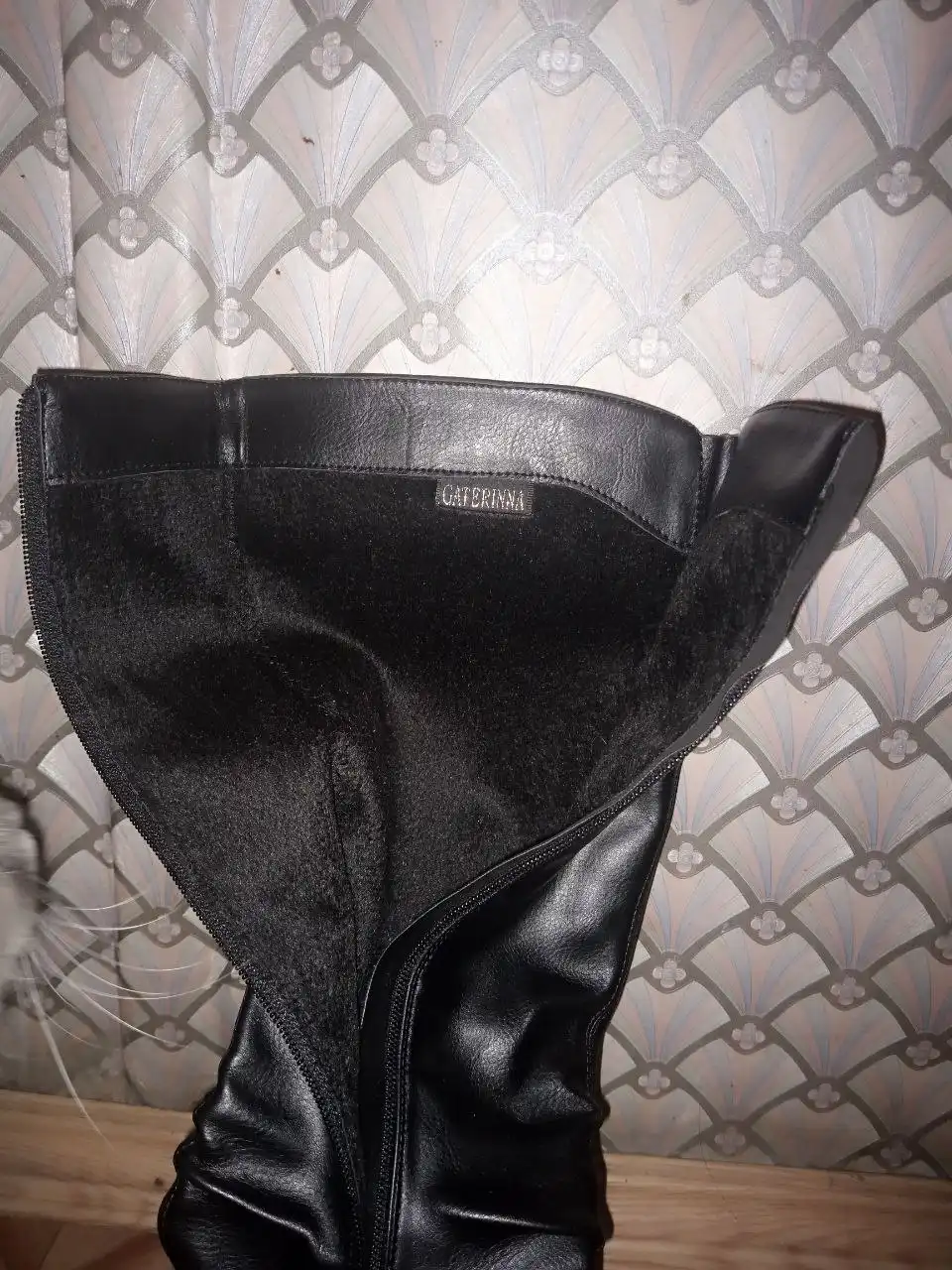 Продажа осенних сапог из натуральной кожи