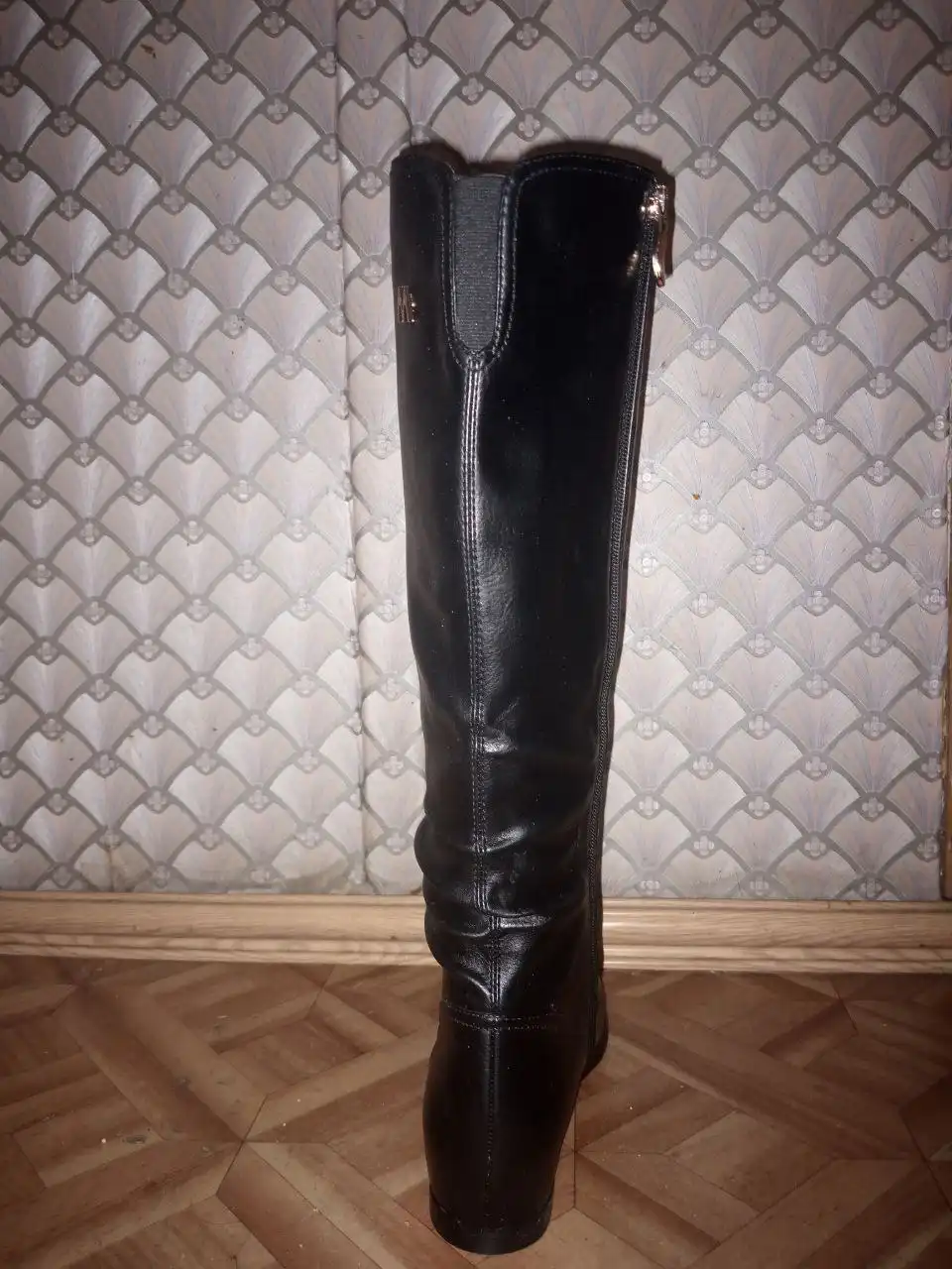 Продажа осенних сапог из натуральной кожи