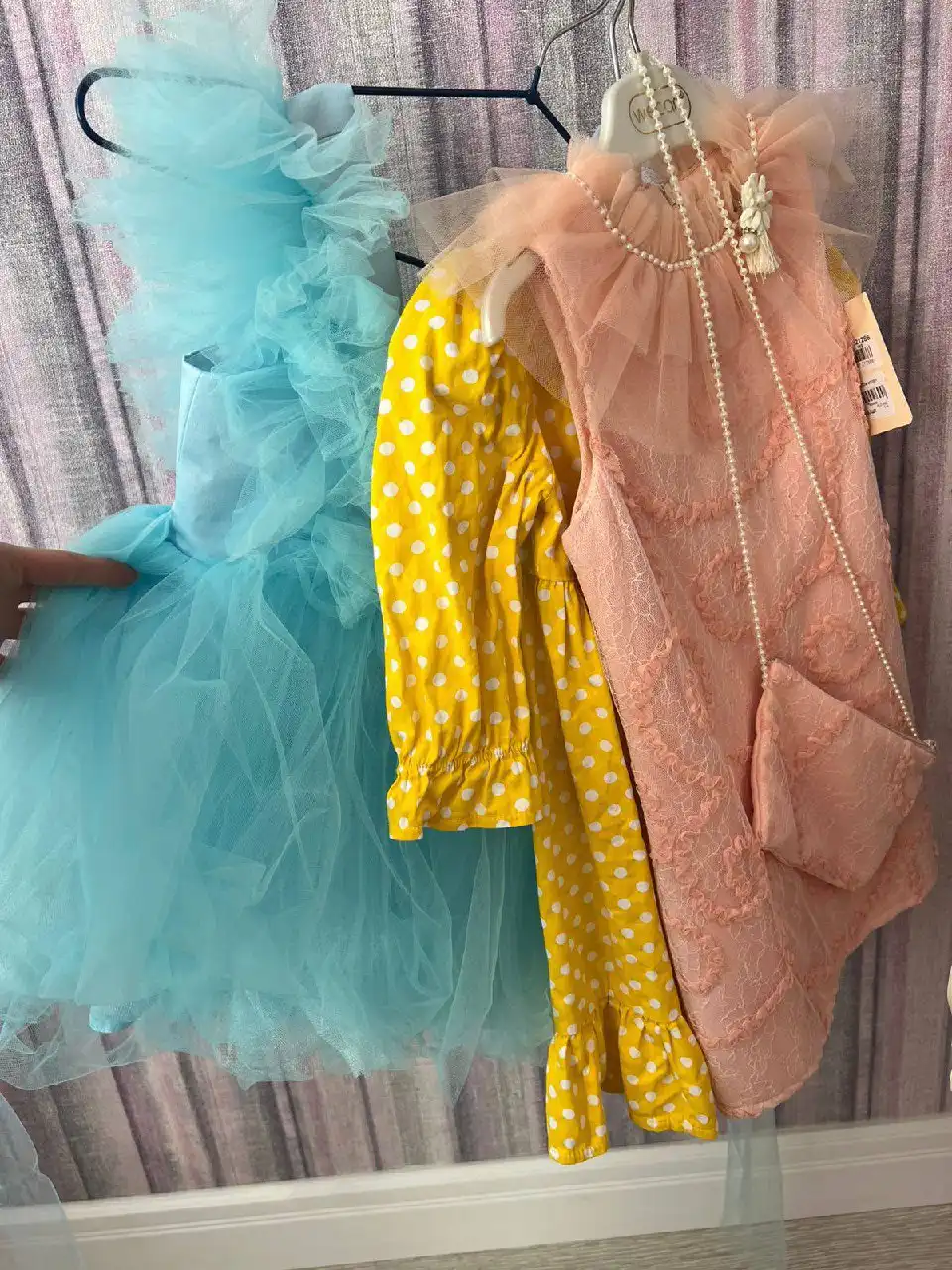 Три платья размер 98