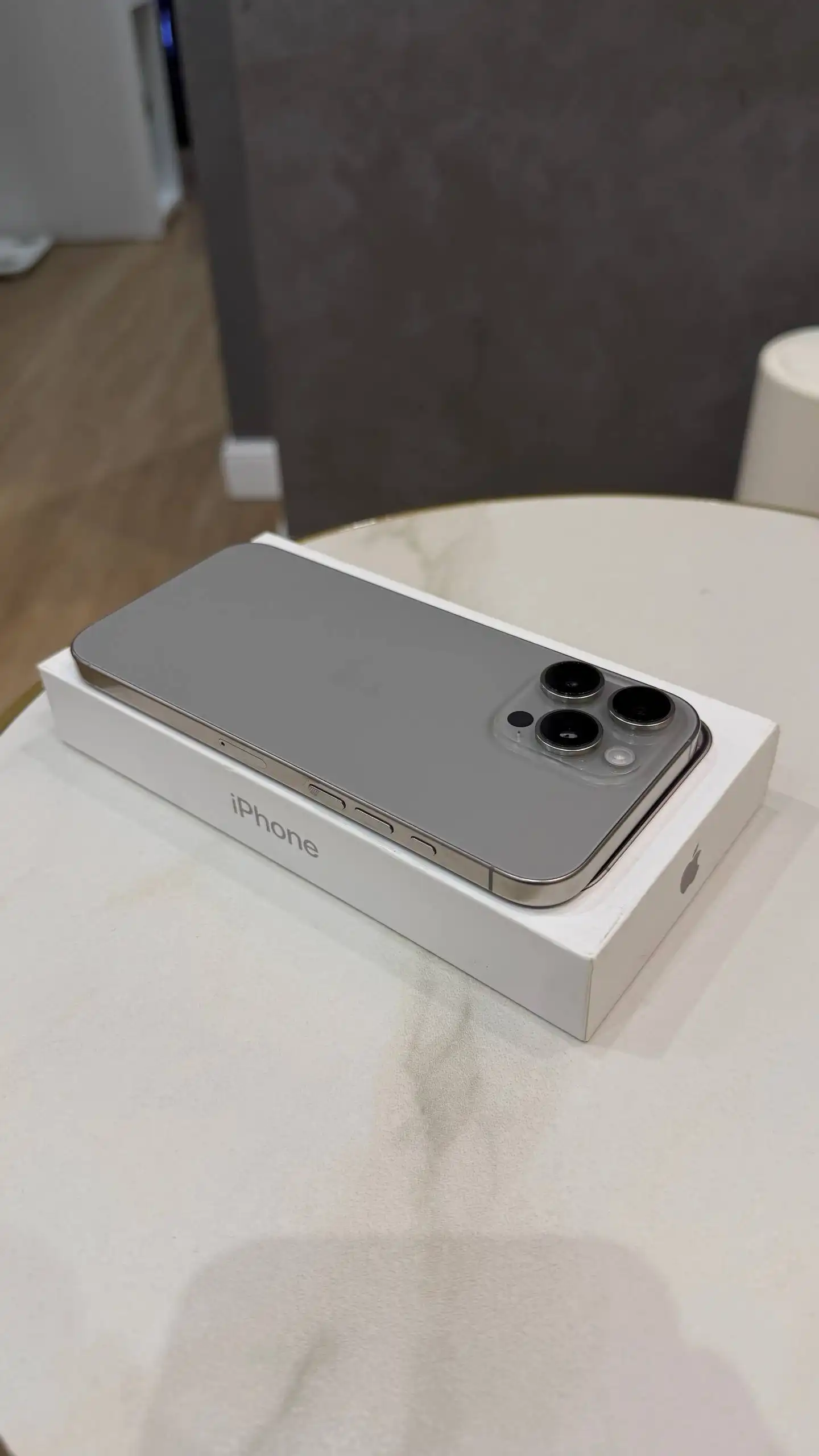 Продам iPhone 16 Pro Max 512 ГБ