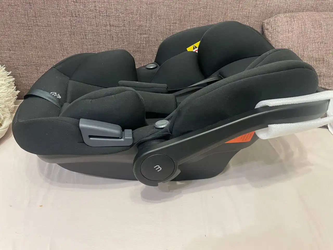 Продам коляску MOWBaby Amber Mint и куртку Guess