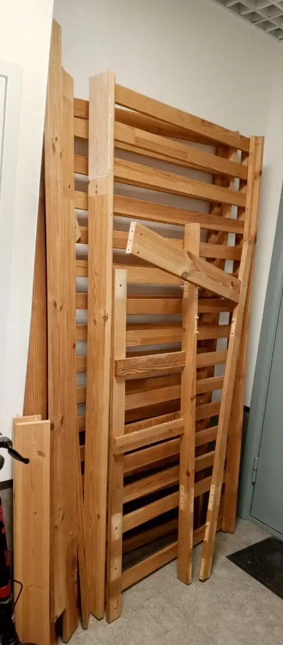 Продам двухъярусную кровать Икея б/у