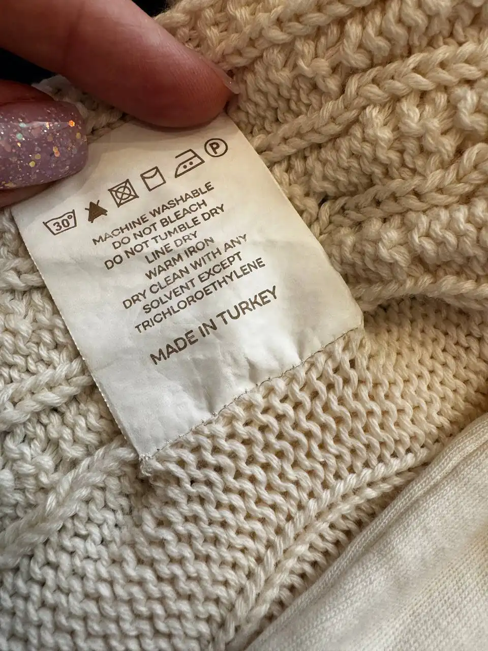 Продажа детской обуви и одежды