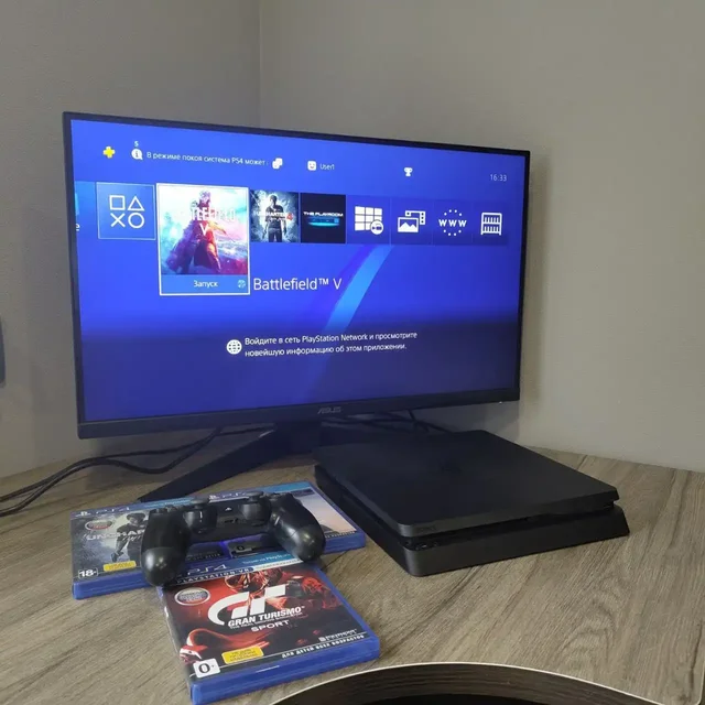 Продам игровую приставку PlayStation 4 slim 500gb - Электроника в Владивосток