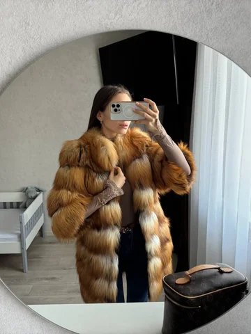 Шуба натуральная лиса 40-42 размер - частное объявление в Владивосток