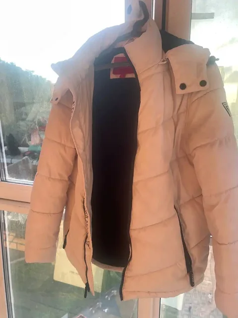 Куртка Guess и наушники AKG - Одежда в Владивосток