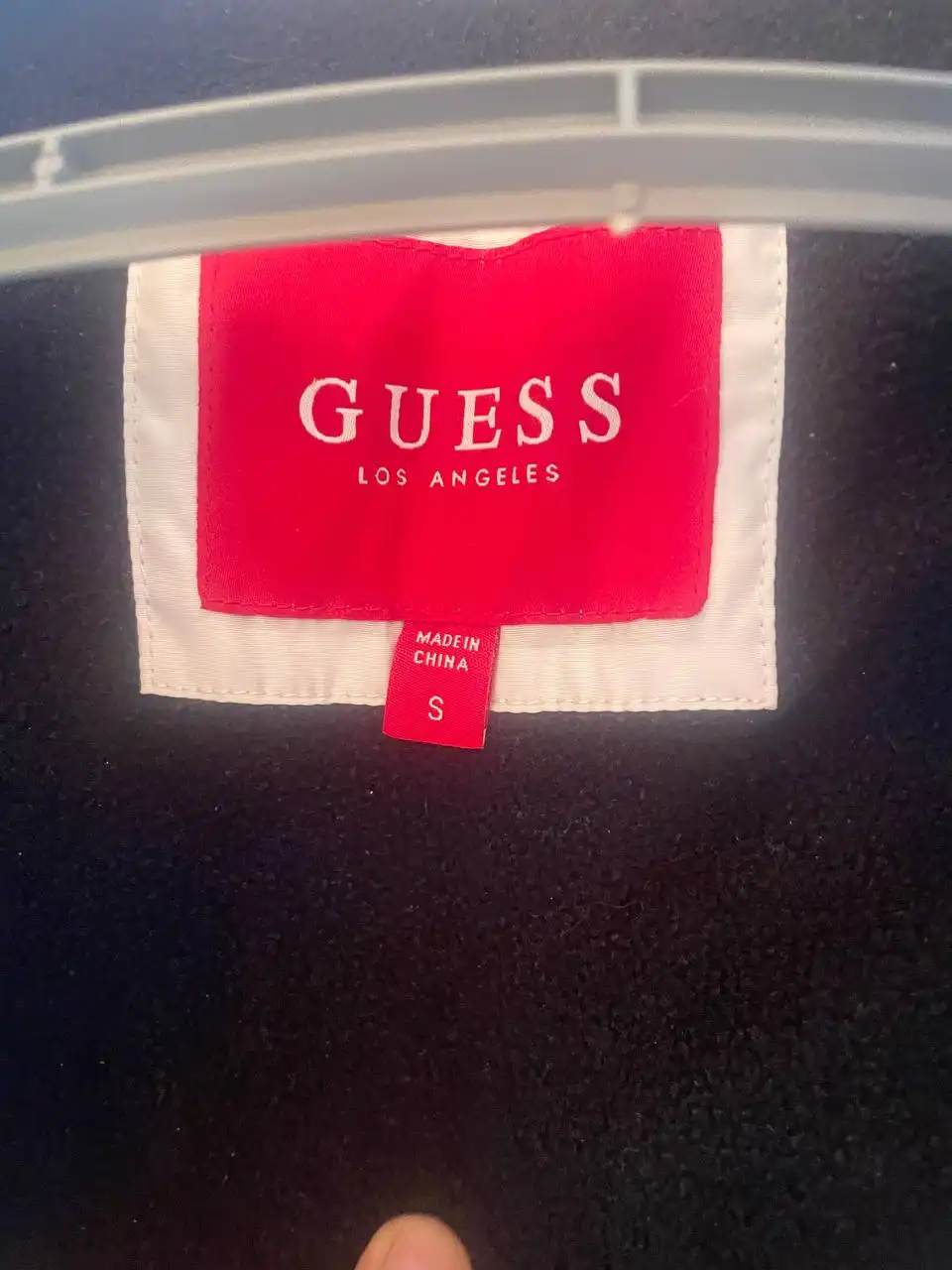 Куртка Guess и наушники AKG