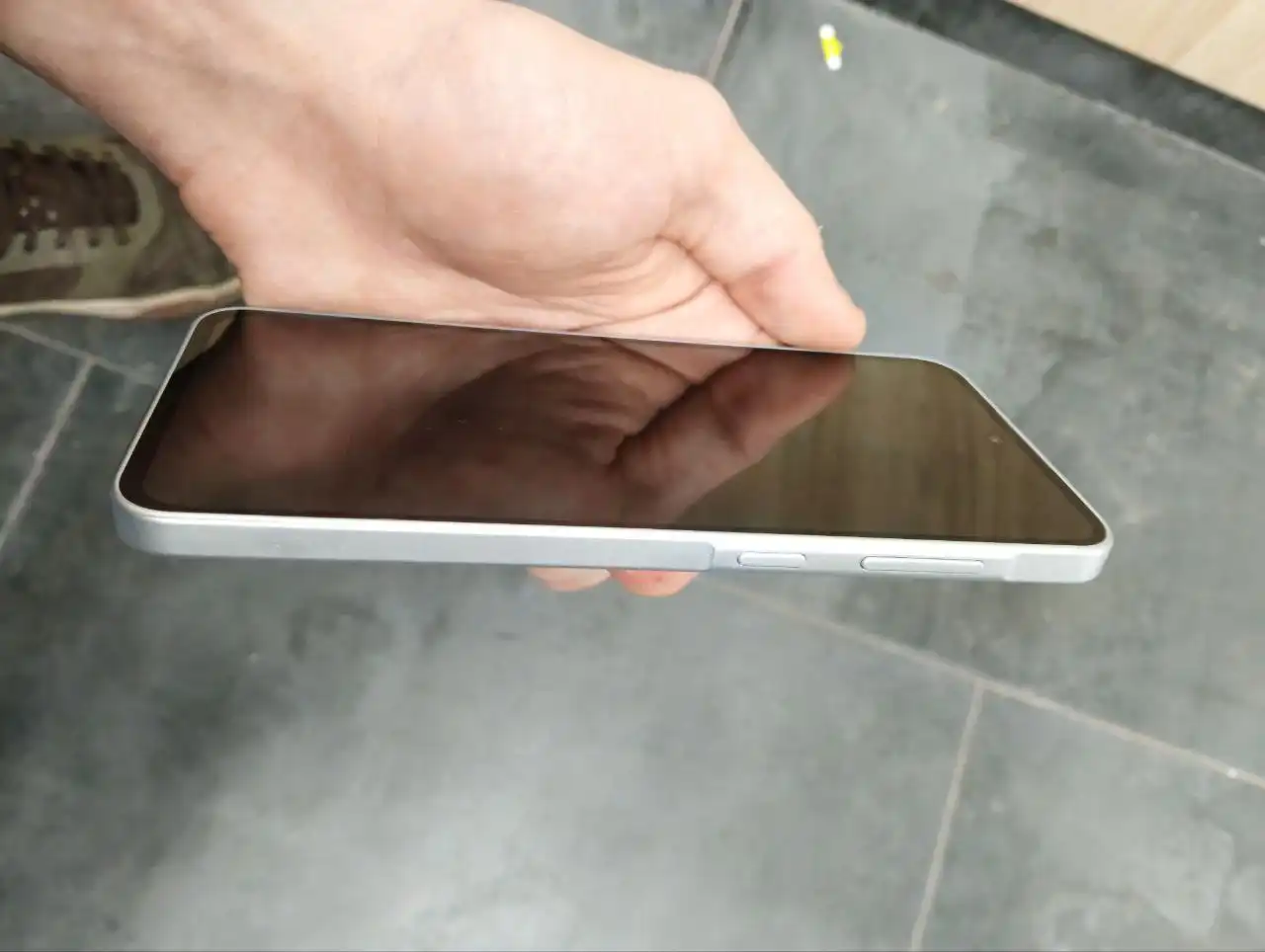 Продается новый СМФ SAMSUNG A36 8/128