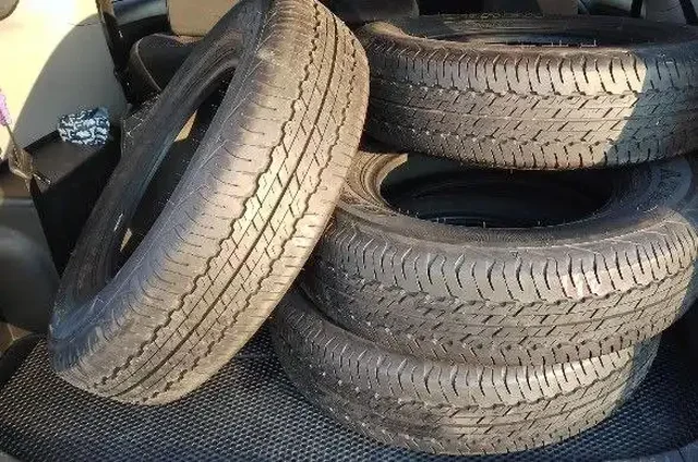 Продам летние шины DUNIOP GRANDTREK AT20 195/80/15 для SUZUKI JIMNY - Авто в Владивосток