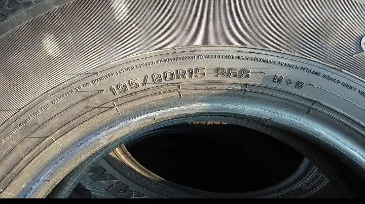 Продам летние шины DUNIOP GRANDTREK AT20 195/80/15 для SUZUKI JIMNY