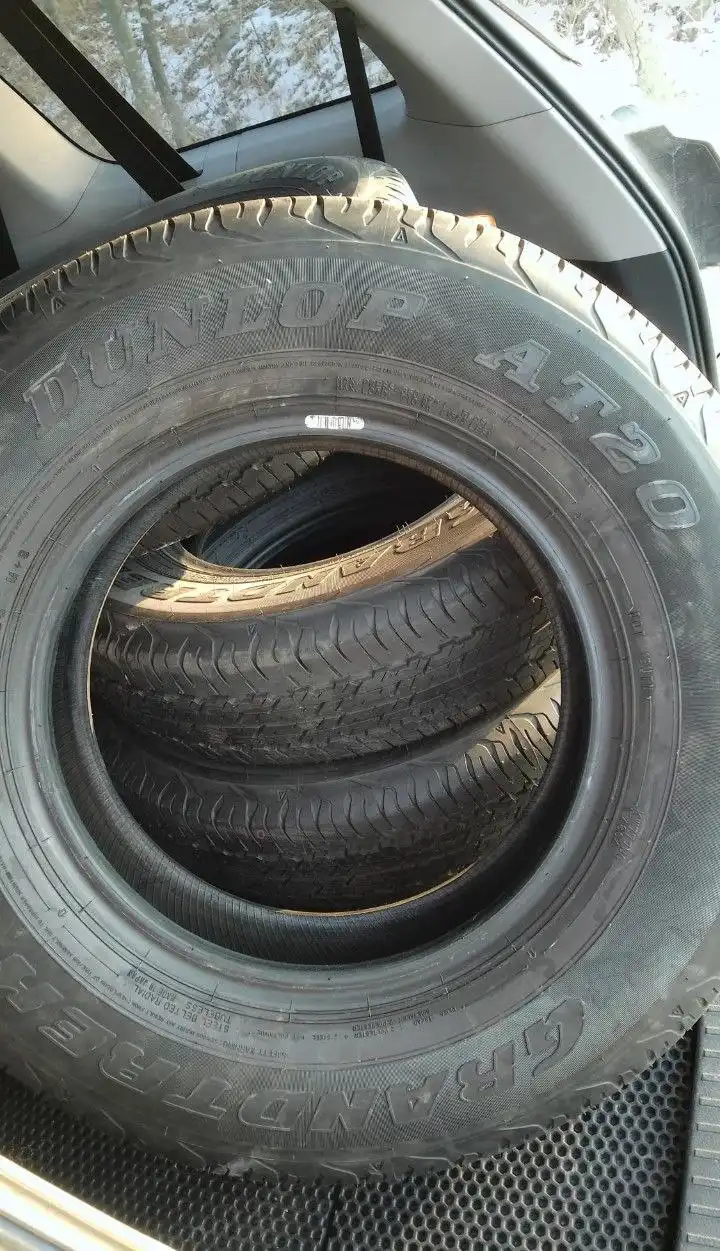 Продам летние шины DUNIOP GRANDTREK AT20 195/80/15 для SUZUKI JIMNY