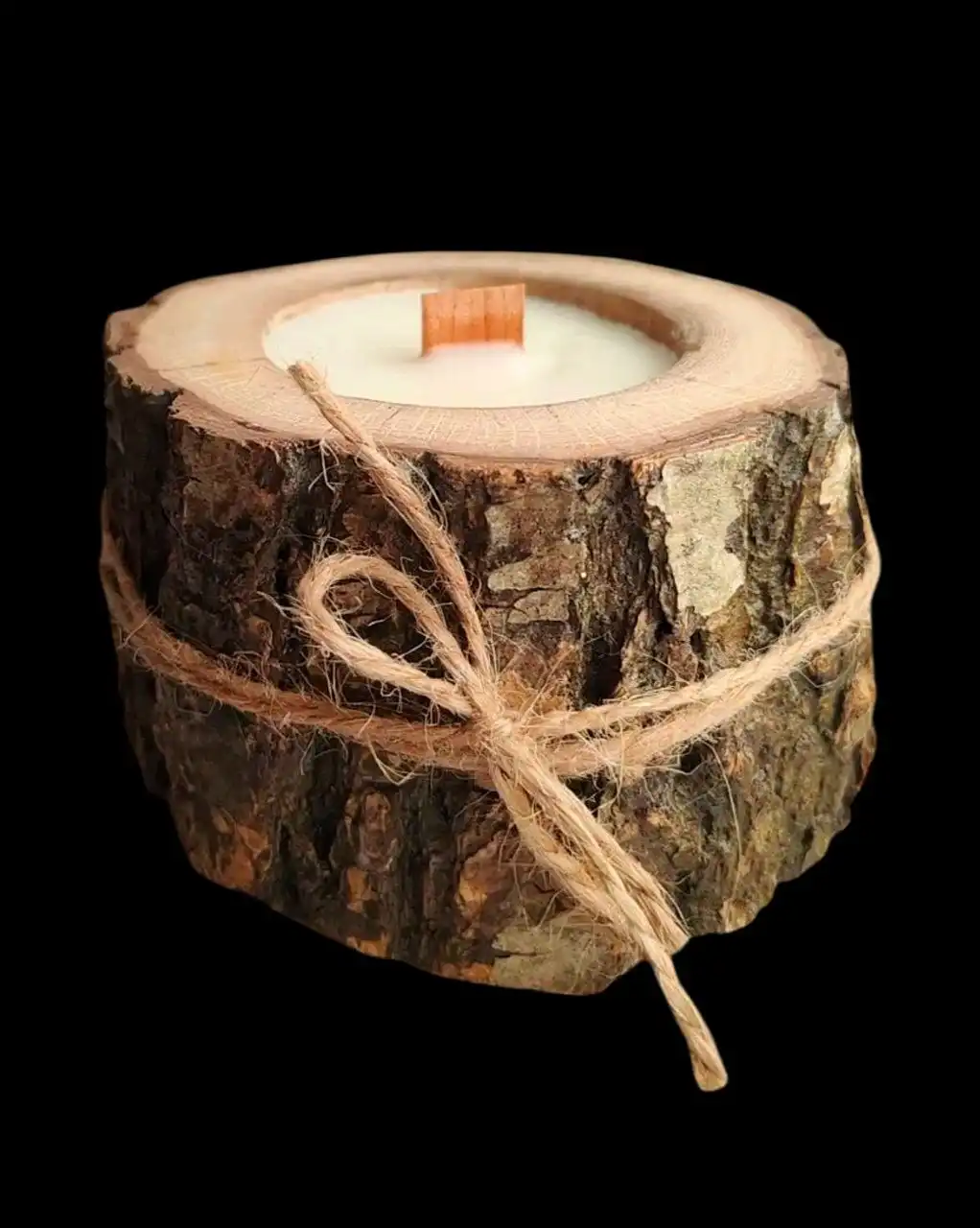 Продам ароматическую свечу авторской работы в спиле дерева
