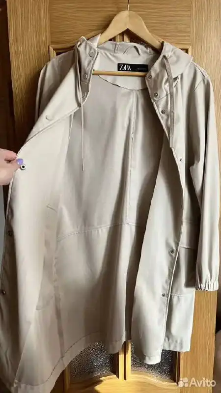 Продажа непромокаемого плаща Zara