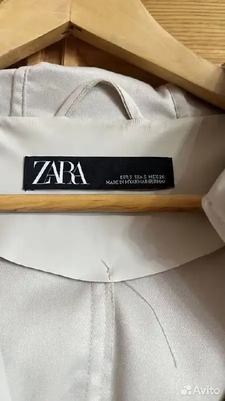 Продажа непромокаемого плаща Zara