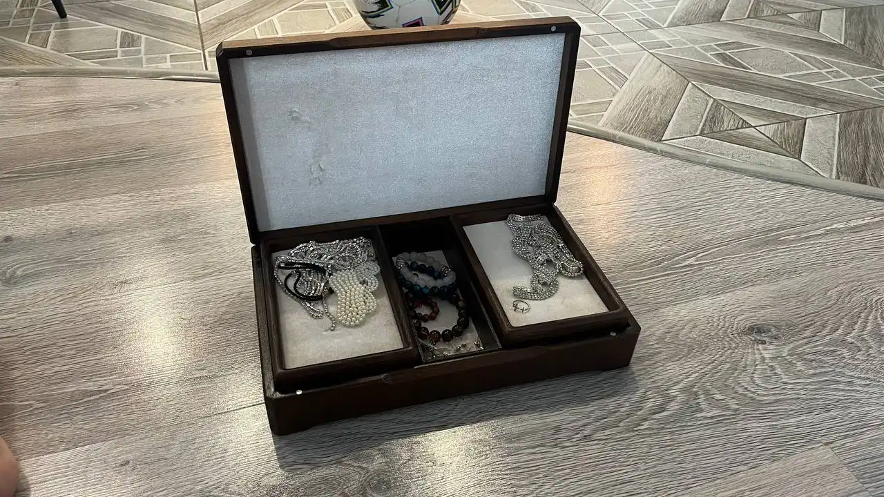 Шкатулка для украшений деревянная