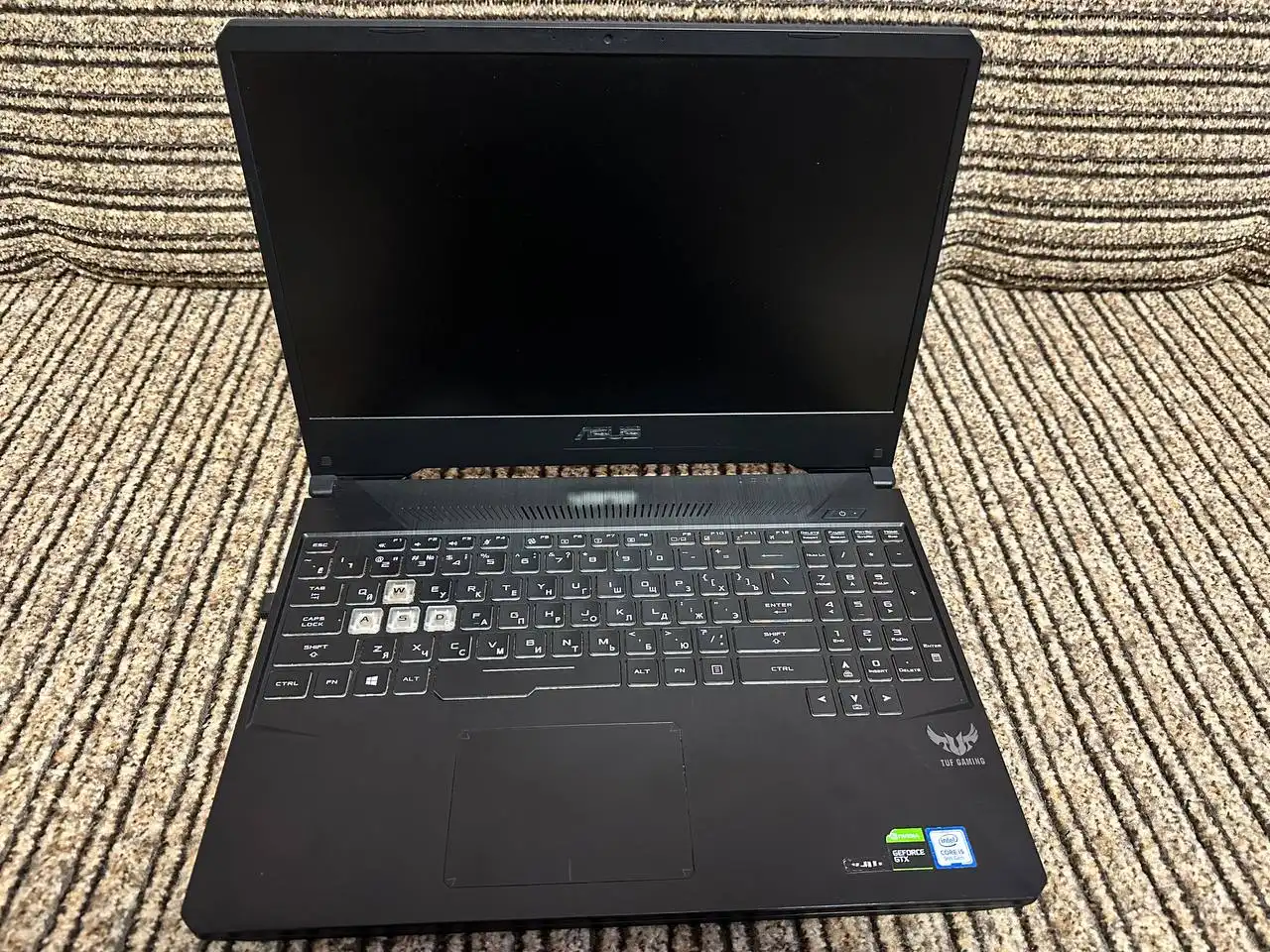 Игровой ноутбук с Intel Core i5-9300H, GTX 1650 и 120Hz экраном