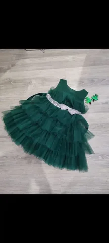 Продам красивое платье для девочки - Слинги и переноски в Владивосток