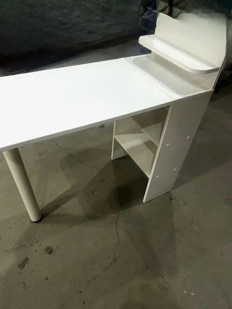 Продаётся стол маникюрный - Барахолка в Владивосток