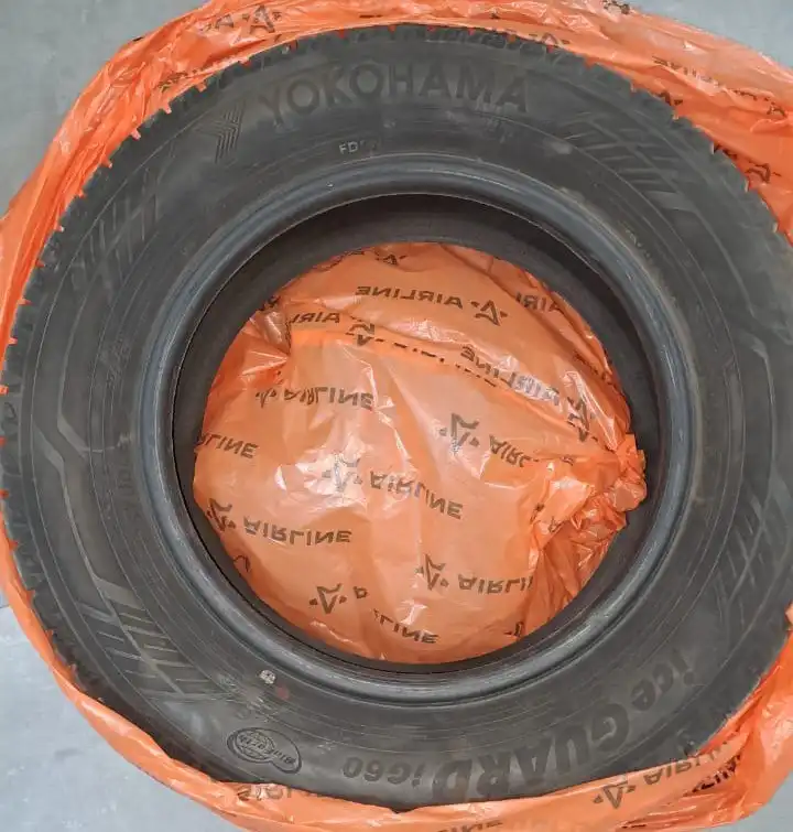 Продам шины Yokahama Iceguard IG60 R15 195/65 - Шины и диски (Авто) в Владивосток